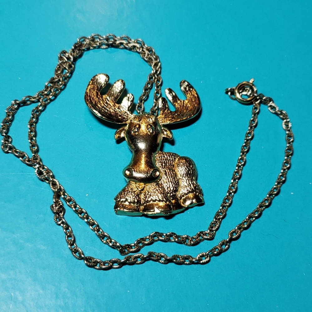 New goldtone moose necklace WOTM